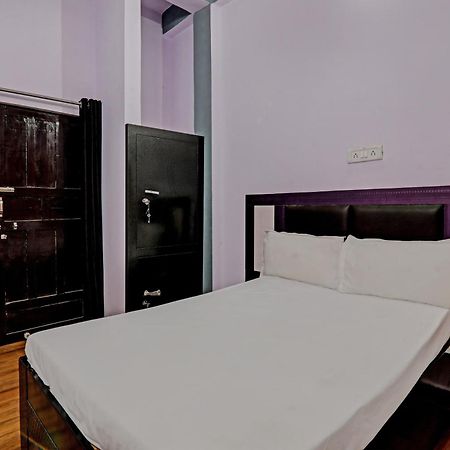 Oyo Hotel Crown Lucknow Esterno foto